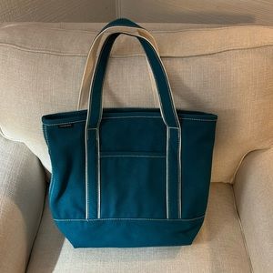 Lands End Canvas Tote Bag with zipper closure